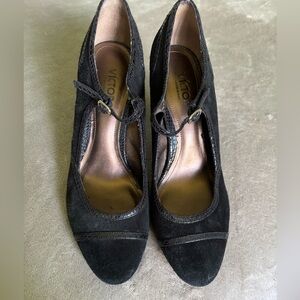 Victor Alfaro Black Suede Heels size 8.5